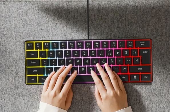 LEAVEN K620 61 Keys Hot Plug-in Glowing Game Wired Mechanical Keyboard, Cable Length: 1.8m, Color: Black RED Axis / لوحة مفاتيح ميكانيكية سلكية مضيئة للألعاب من LEAVEN K620 مزودة بـ 61 مفتاحًا، طول الكابل: 1.8 متر، اللون: أسود وأحمر Axis