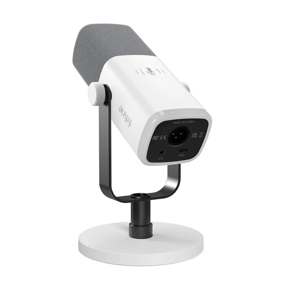 FIFINE AmpliGame AM8 USB/XLR Dynamic Microphone with RGB|ميكروفون FIFINE AmpliGame AM8 الديناميكي USB/XLR مع إضاءة RGB