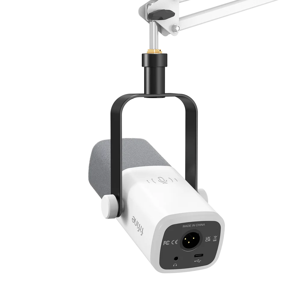FIFINE AmpliGame AM8T USB/XLR Dynamic Microphone Kit with Boom Arm Stand | طقم ميكروفون ديناميكي FIFINE AmpliGame AM8T USB/XLR مع حامل ذراع قابل للطي